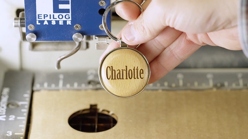 The final keychain with the name engraved.